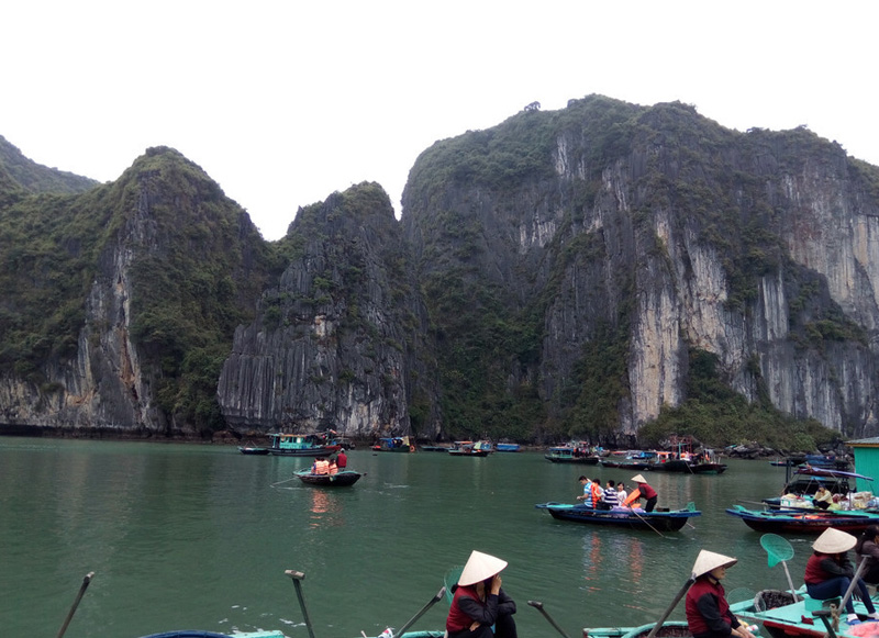 掘順頂管機廠家組織市場部員工游越南“下龍灣“ 力爭成為跨國企業
