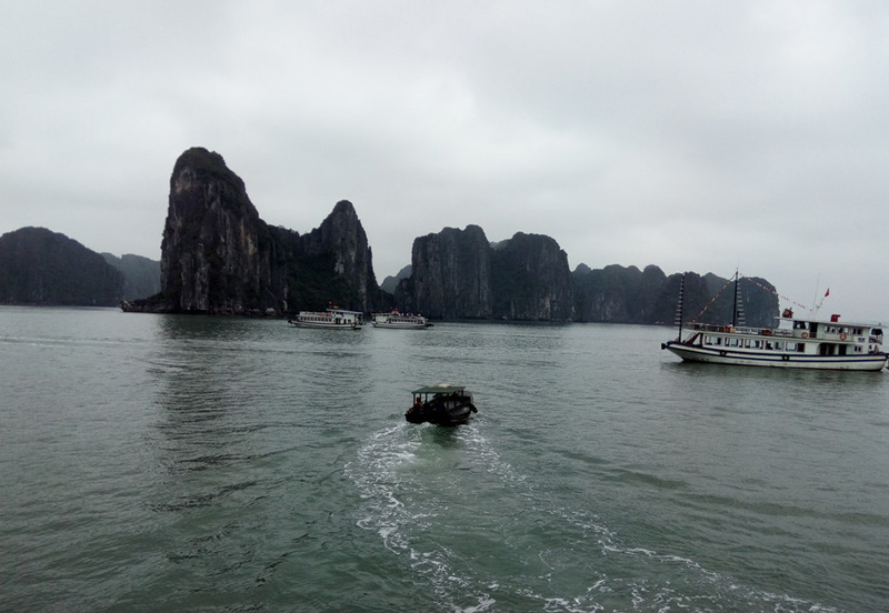 掘順頂管機廠家組織市場部員工游越南“下龍灣“ 力爭成為跨國企業