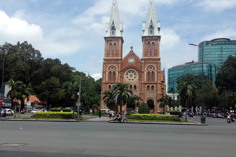 掘順頂管機廠家組織市場部員工游越南“下龍灣“ 力爭成為跨國企業