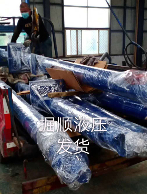 山東小型頂管機運往山西大同 助力脫貧攻堅戰